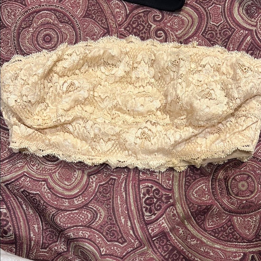 Banana Republic Lace Bandeau in Cream